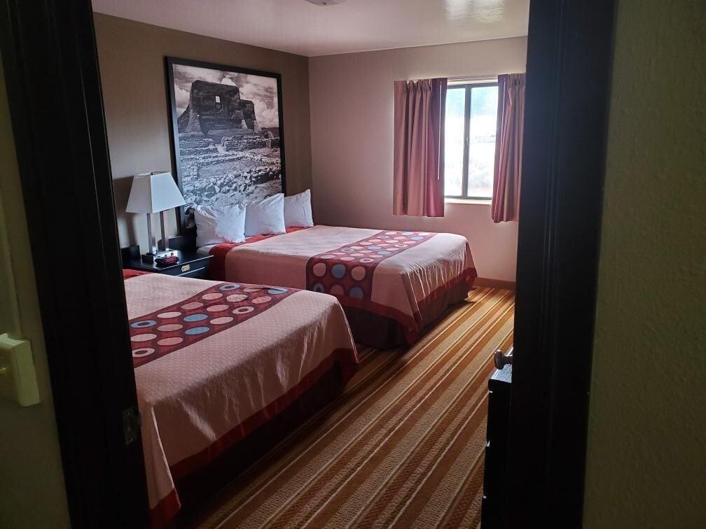 Super 8 By Wyndham Hotel