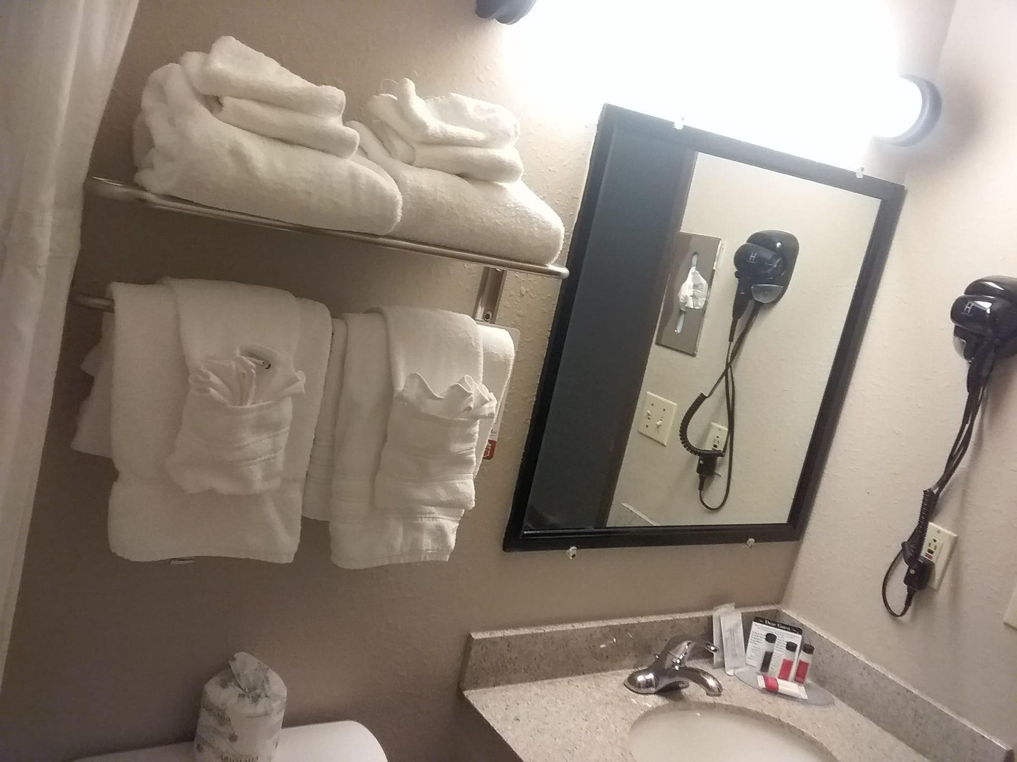 Super 8 By Wyndham Hotel