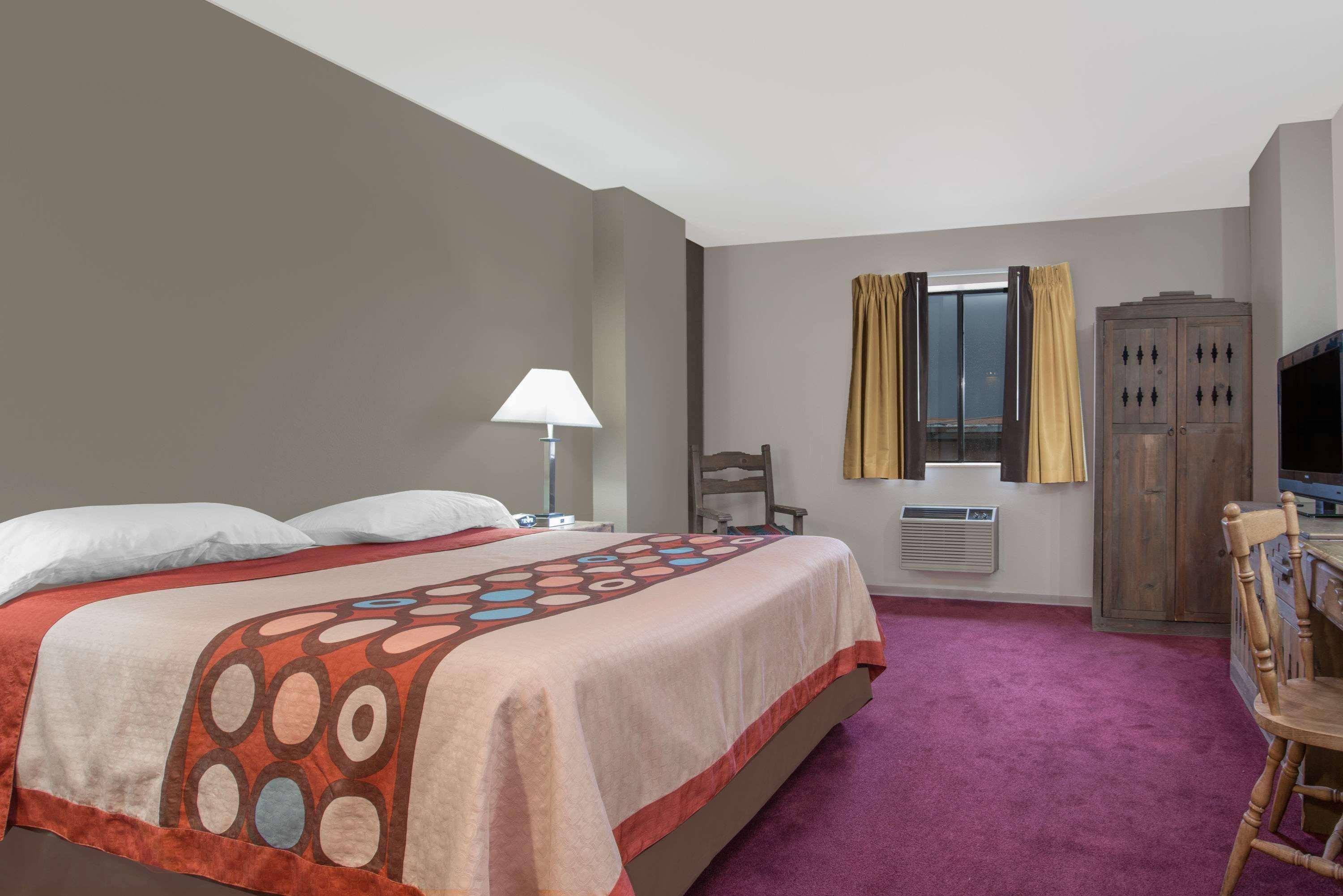 Super 8 By Wyndham Taos